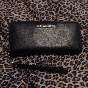 Michael Kors Black Zippered Wallet